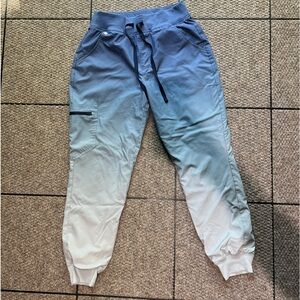 Blue ombré Figs scrub pants size small/petite